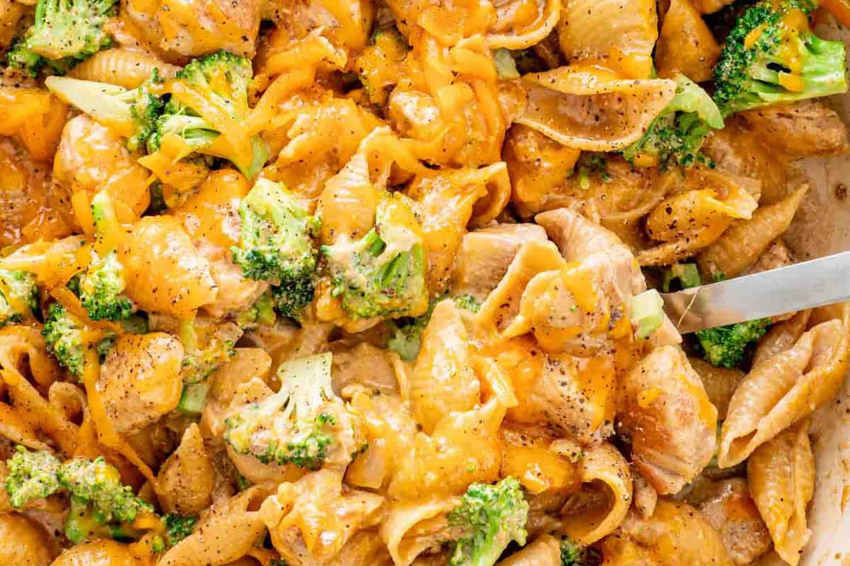 Cheesy Creamy Brocolli Pasta