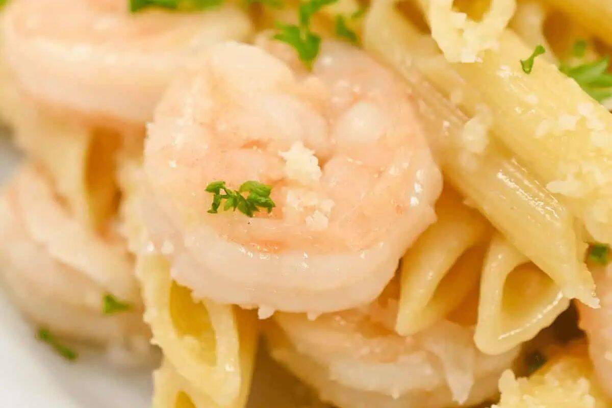 A creamy garlic butter pasta with succulent shrimp and penne. Topped with Parmesan and parsley, this dish is rich, indulgent, and packed with flavor.