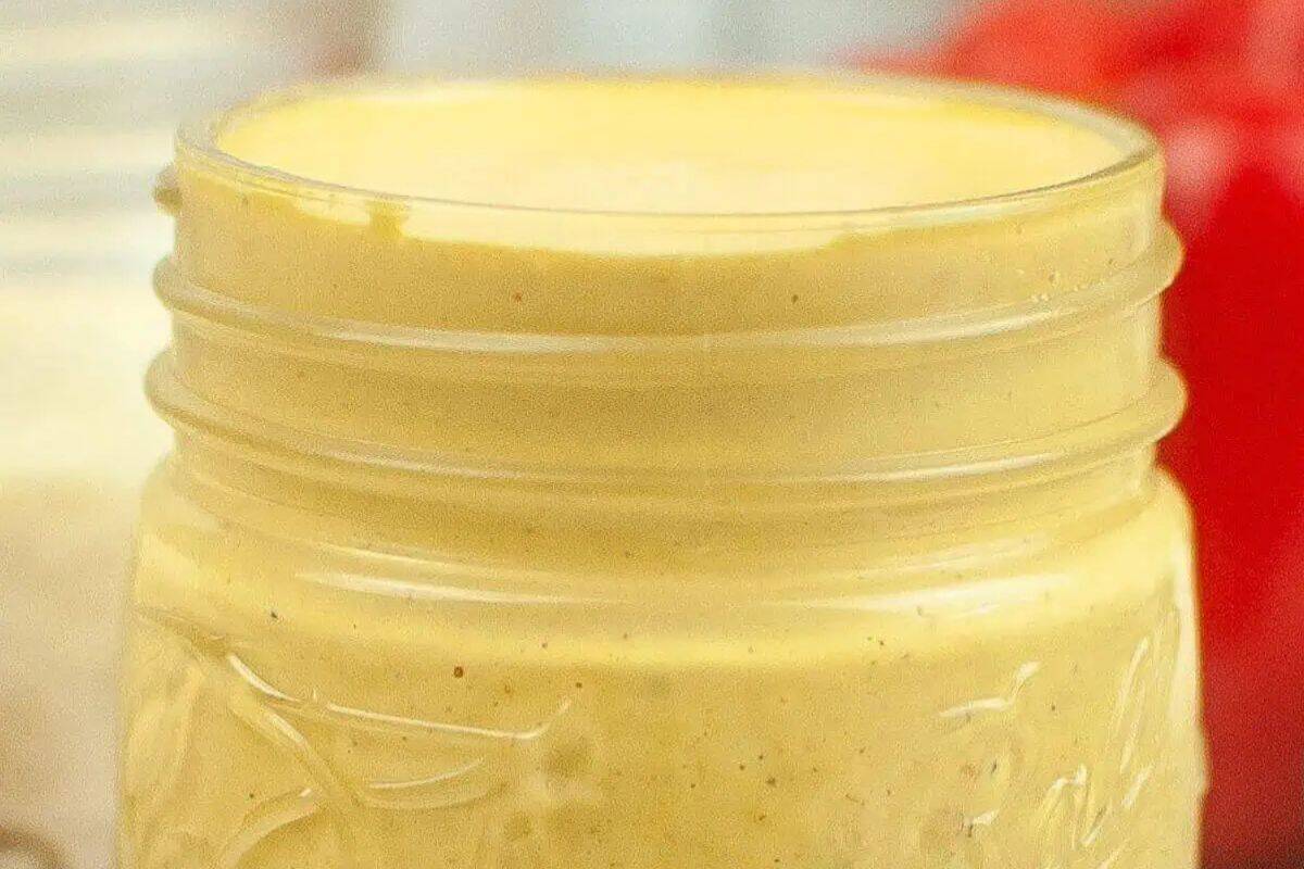 Homemade Baja Sauce, a creamy and flavorful condiment popular at Taco Bell.