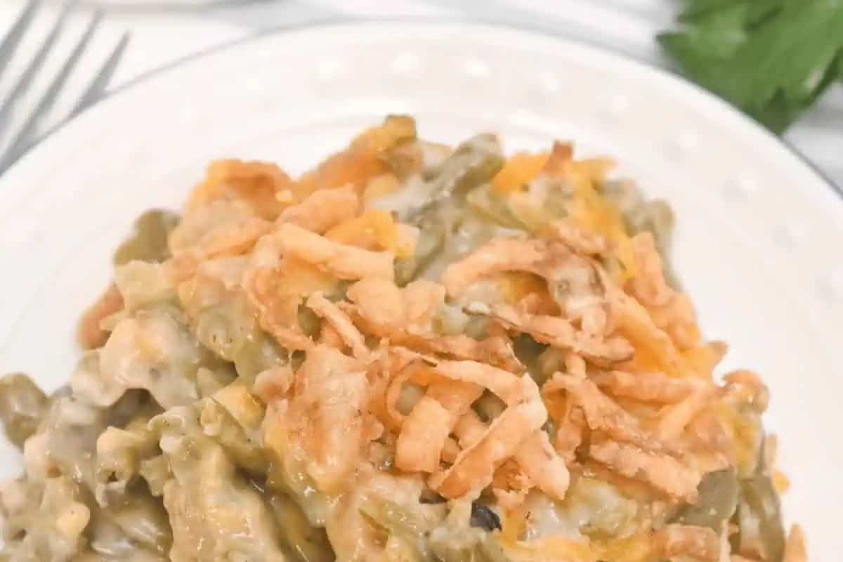 Creamy, savory, and topped with golden crispy onions, this classic green bean casserole is a holiday favorite for a reason. The tender green beans are enveloped in a rich sauce, making each bite comforting and flavorful. It’s a timeless side dish that never goes out of style.
