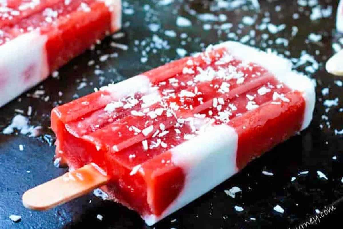 Creamy rhubarb, strawberry, and coconut milk popsicles. 