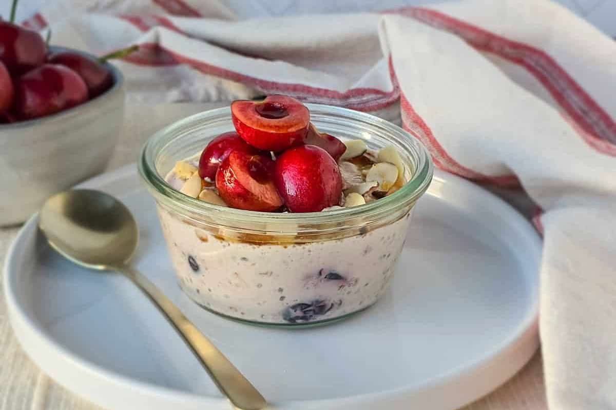 Cherry Almond Overnight Oats